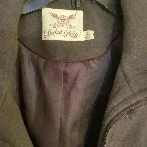 Small Gray Faded glory wool coat, length 28" and P2P length is 19" - Picture 6 of 12